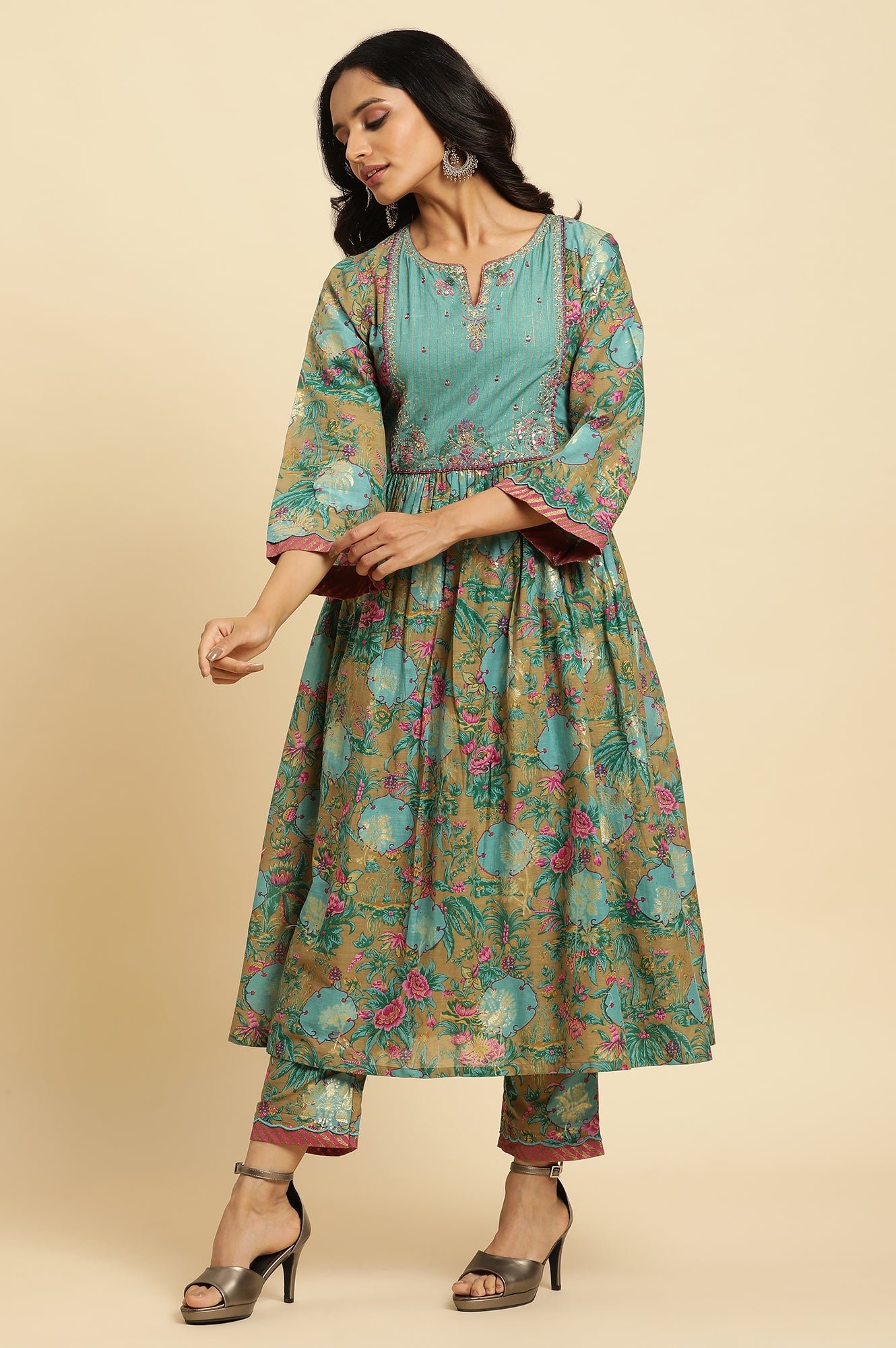 Brown Floral Printed Kurta, Pant And Dupatta Set - Image 2